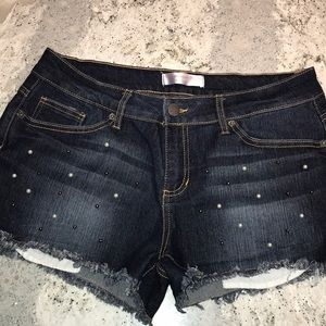 No Boundaries Shorts - size 15